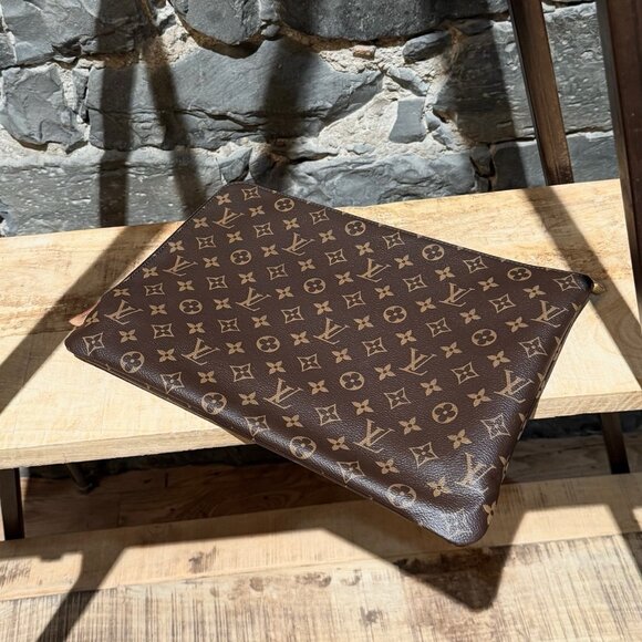 Louis Vuitton Etui Voyage Brown Monogram GM Pouch - Picture 8 of 16